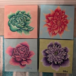 Ellie Green and Red Floral Art & Decals Set